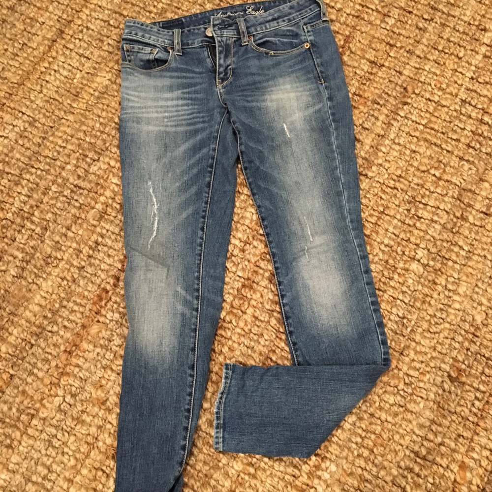 American Eagle Distressed Skinny Jeans 👖